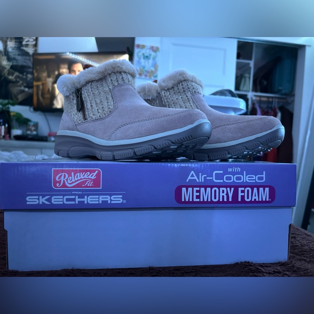 Skechers snow boots